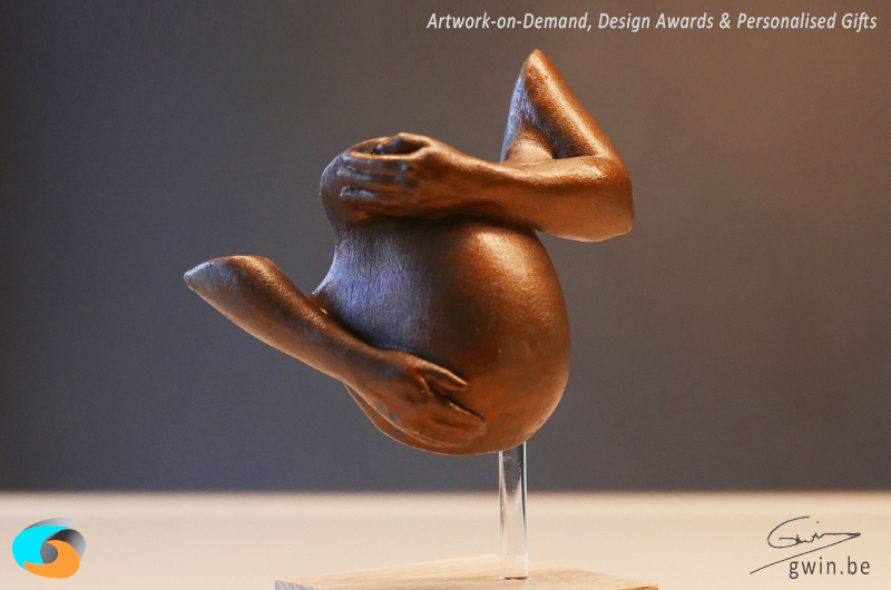 Nouvelle figurine de grossesse : une réplique de votre ventre en plâtre ou de vos photos